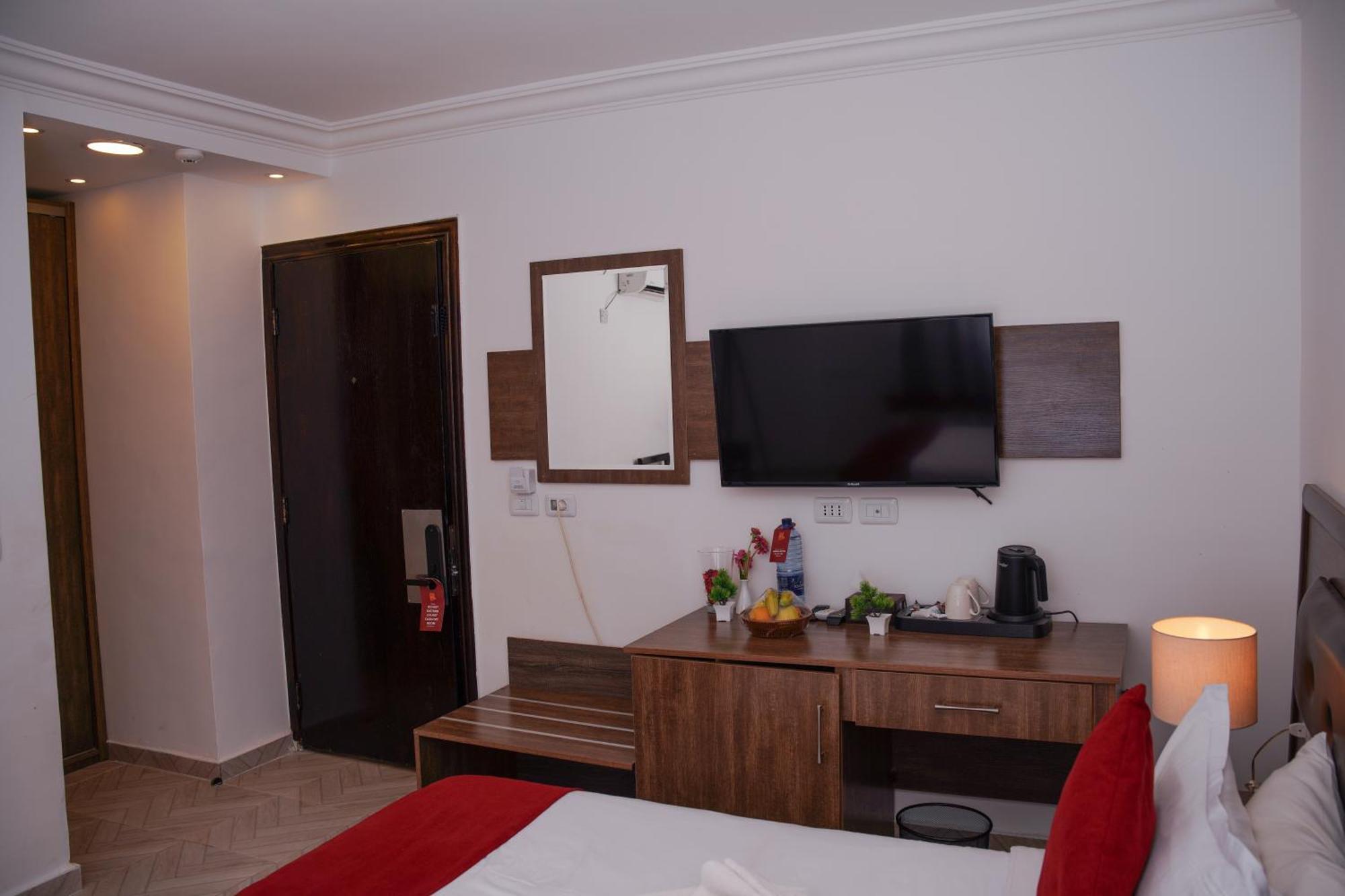 Petra Corner Hotel Buitenkant foto